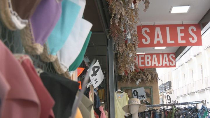 Las rebajas de verano 2026 arrancan con descuentos anticipados y gran actividad en las calles de Madrid