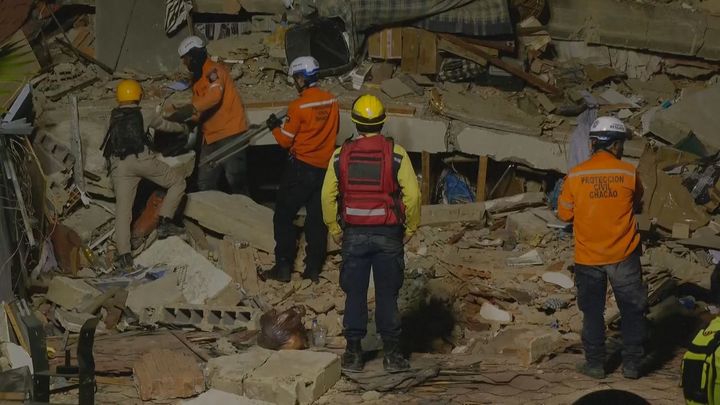 Dos terremotos de 7,5 y 7,2 sacuden Venezuela y dejan cientos de atrapados