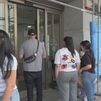 Miles de venezolanos esperan en el consulado de Madrid información sobre sus familiares tras el terremoto
