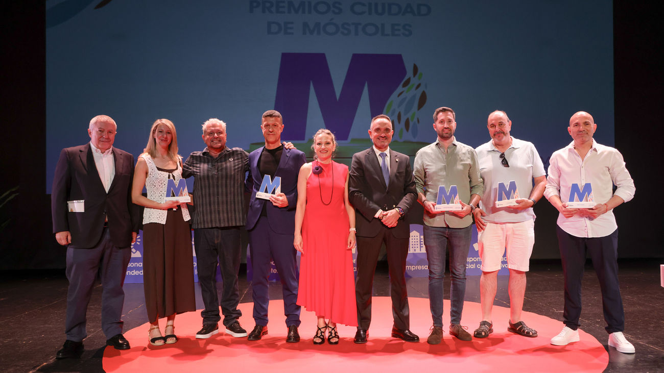 Imagen con los ganadores en los XXXV edición de los Premios Ciudad de Móstoles