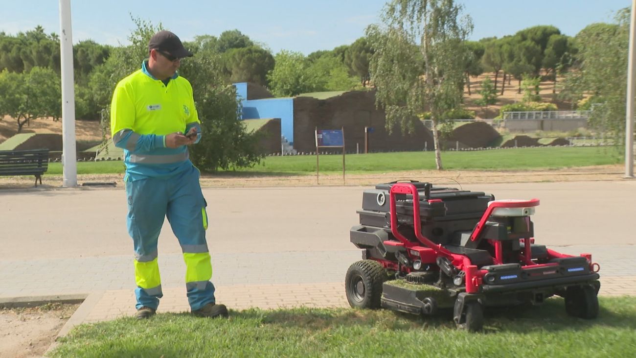 Segadoras autónomas y eléctricas: el nuevo proyecto para el mantenimiento de los parques de la región