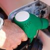 Colas en las gasolineras ante la posible subida del carburante con el fin del decreto anticrisis