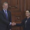 Felipe VI y Sheinbaum mantienen un encuentro en México con el que escenifican el acercamiento entre países