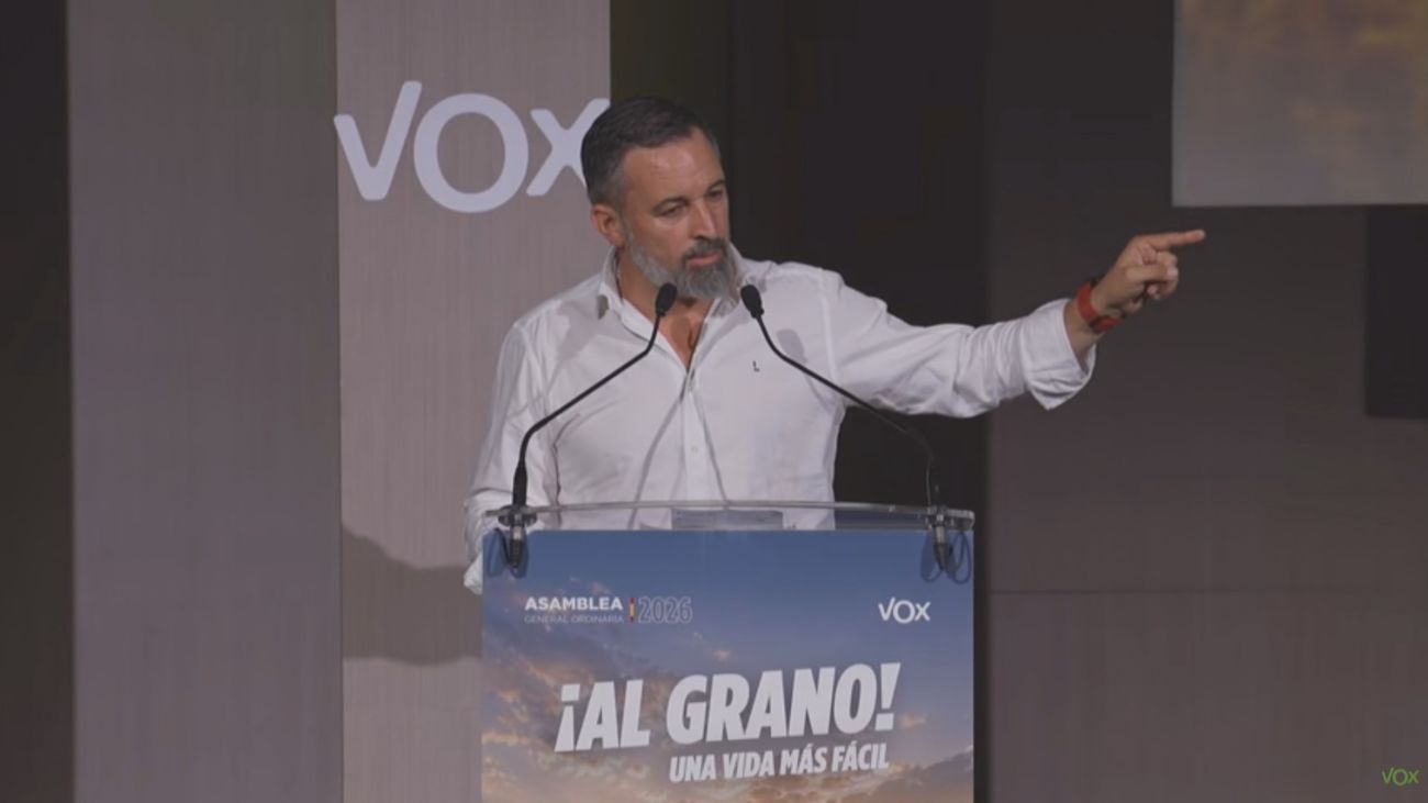 Abascal tilda a Sánchez de desequilibrado y advierte de que España está en manos de un "loco peligroso al volante"