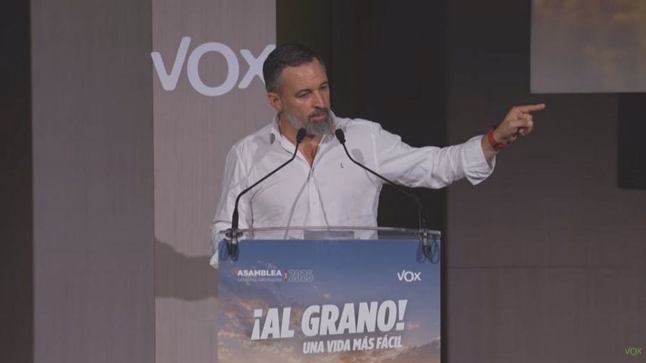 Abascal tilda a Sánchez de desequilibrado y advierte de que España está en manos de un "loco peligroso al volante"