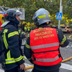 Cuatro intoxicados leves al incendiarse el salón de un piso en la avenida de Asturias de Madrid