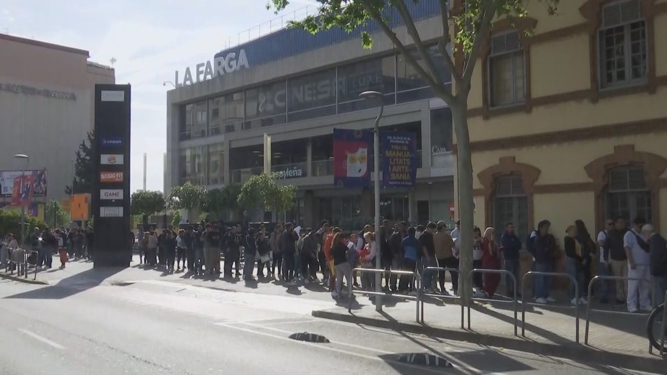 La  regularización de migrantes doblan las previsiones del Gobierno y superan las 900.000 peticiones