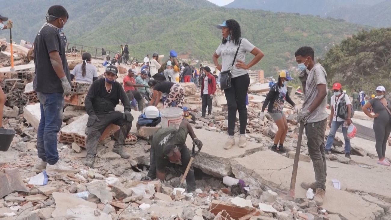 Suben a 1.719 los muertos y a 5.034 los heridos por el doble terremoto en Venezuela