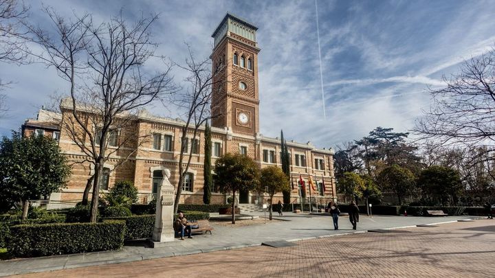 Cibeles da hasta el 1 de septiembre a Casa Árabe para salir de Escuelas Aguirre