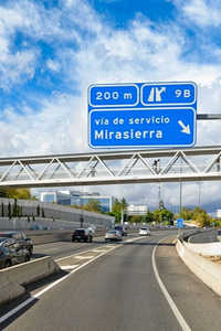 Pasarela sobre la M-607 que conecta con el Hospital Ramón y Cajal