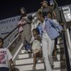Llegan a España desde la Franja de Gaza los primeros 20 niños palestinos enfermos junto a familiares