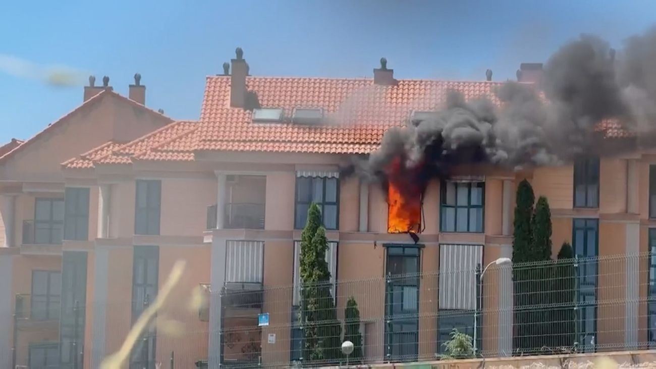 Herido grave un trabajador en el incendio de la vivienda que estaba reformando en San Lorenzo de El Escorial