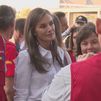 La reina Letizia despide a los ‘Chalecos Rojos’ que ponen rumbo a Venezuela