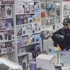 Atraco a punta de pistola en una tienda de telefonía de Madrid