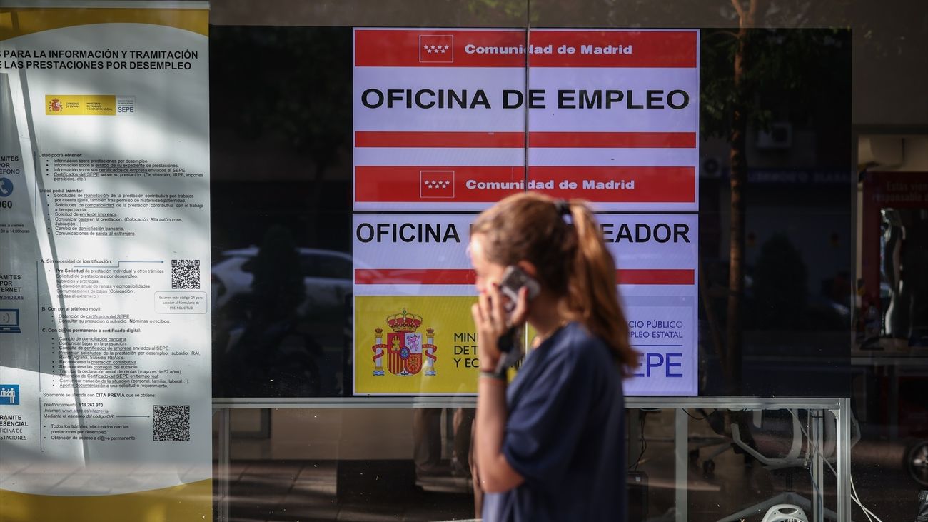 Fachada de una Oficina de Emepleo en Madrid