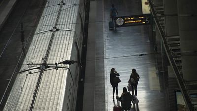 Restablecida la circulación de trenes entre Madrid y Galicia tras cinco horas interrumpida por una avería
