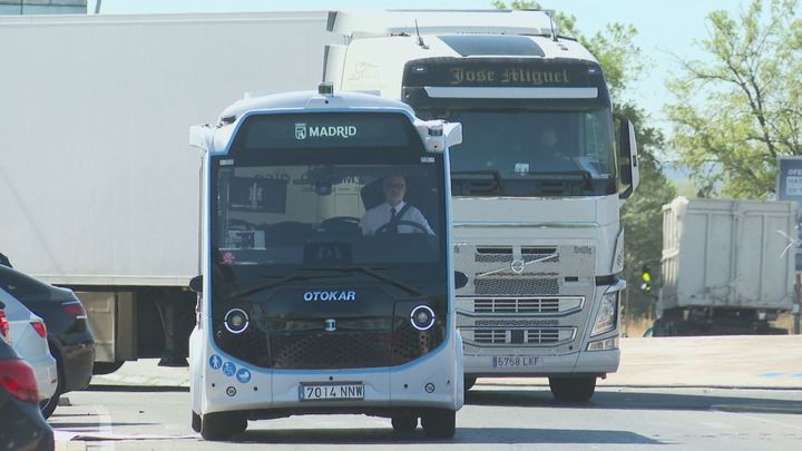 Empieza a operar el primer autobús autónomo de España en Mercamadrid