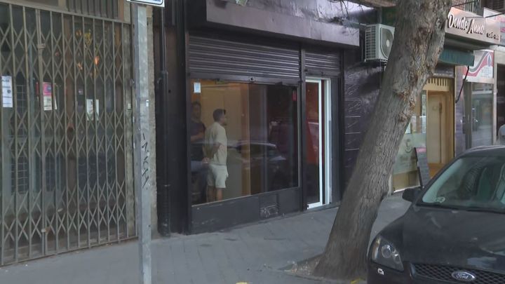 Peleas, ruido y fiestas hasta el amanecer, la pesadilla de unos vecinos de Carabanchel