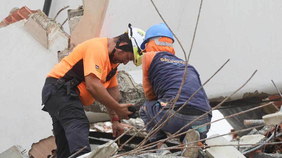 Suben a 30 los españoles muertos en los terremotos de Venezuela