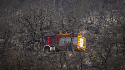 El incendio de La Bisbal d'Empordà, estabilizado al 70% tras arrasar 2.300 hectáreas y destruir una casa y una masía