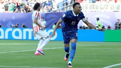 0-1. Mbappé, de penalti, lleva a Francia a cuartos al derrotar a Paraguay