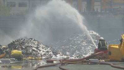Extinguido un incendio sin heridos en una nave de reciclaje de Loeches