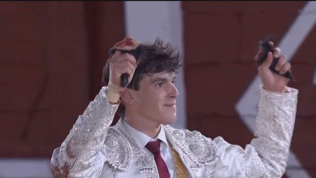 Puerta Grande para Sergio Rollón en la final a tres del Circuito de Novilladas de Madrid