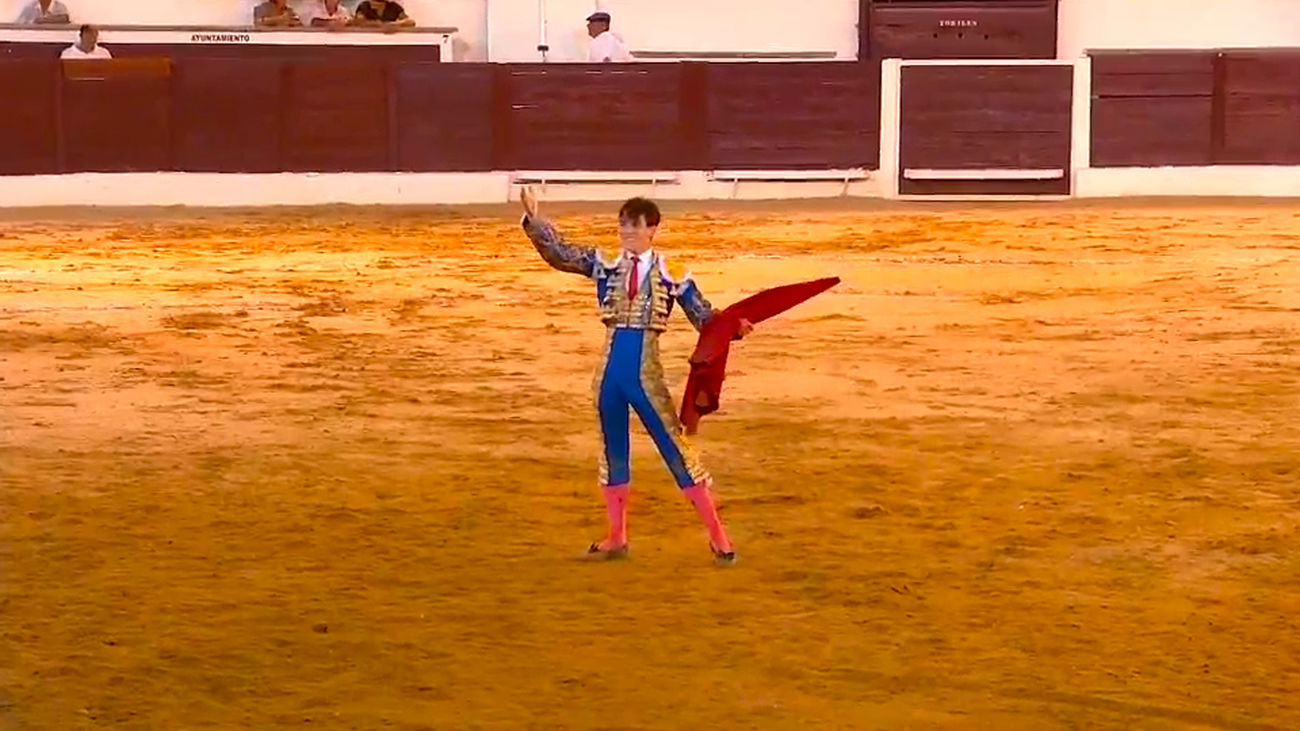 Sergio Rollón corta una oreja al ejemplar de Zacarias Moreno en la gran final del Circuito