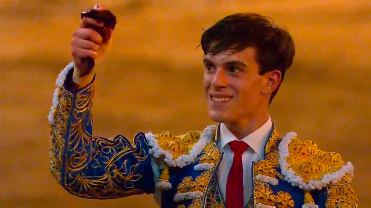 La faena que le sirvió a Sergio Rollón para abrir la puerta grande en San Martín de Valdeiglesias
