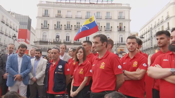 La Puerta del Sol, escenario de un acto de apoyo a Venezuela tras la tragedia