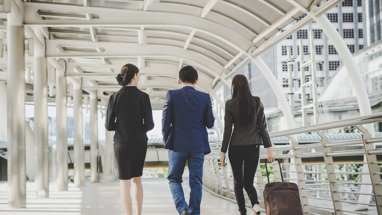 Cuatro claves para organizar los viajes de negocios con éxito durante el verano