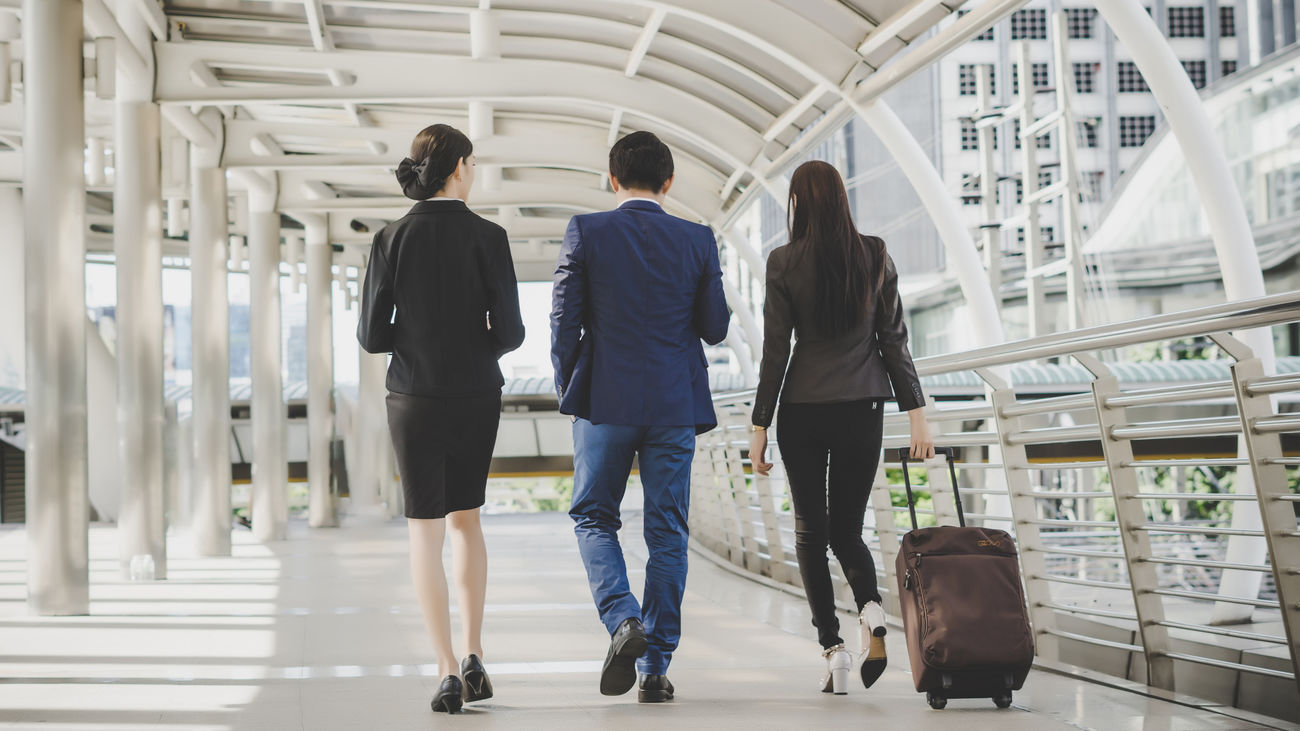 Cuatro claves para organizar los viajes de negocios con éxito durante el verano