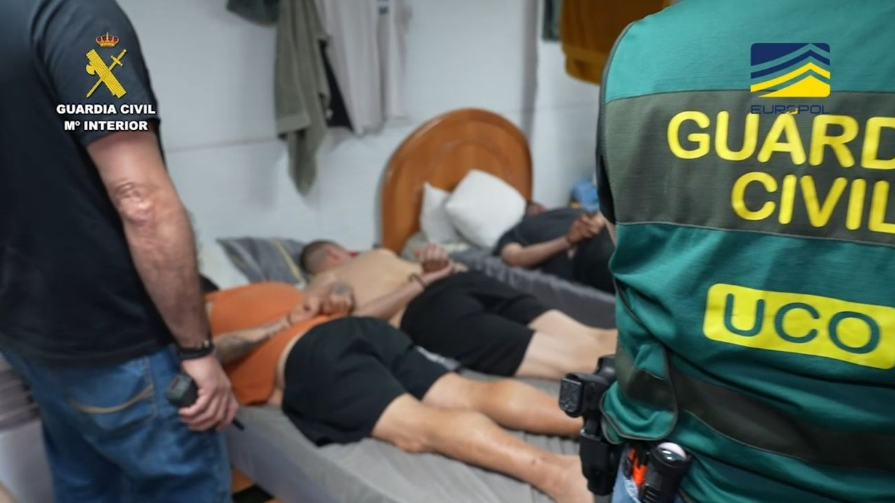 La UCO de la Guardia Civil desmantela seis fábricas ilegales de tabaco con 50 detenidos y 23 registros en varias provincias