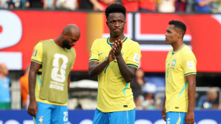 Vinícius se dice frustrado y pide perdón por la actuación de Brasil en el Mundial