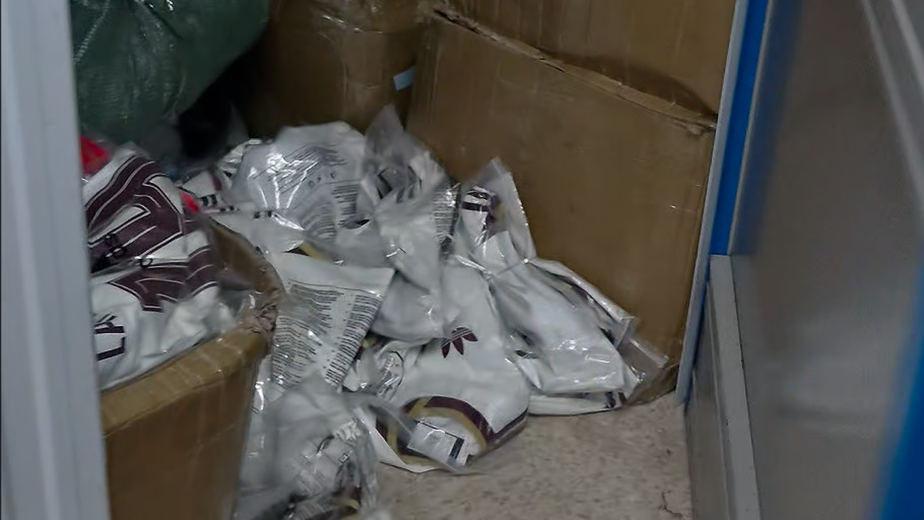 Dos detenidos por falsificar cerca de 7.000 camisetas de las selecciones del Mundial de fútbol