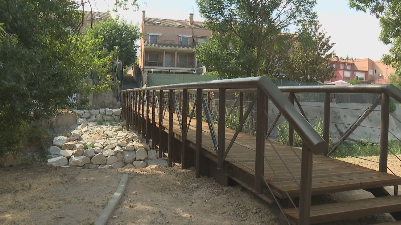 Arroyomolinos inaugura nueva pasarela peatonal sobre el arroyo de la Arroyada