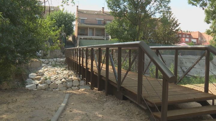 Arroyomolinos inaugura nueva pasarela peatonal sobre el arroyo de la Arroyada