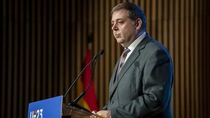 Pedraz imputa a Juanma Serrano, exjefe de gabinete de Sánchez y expresidente de Correos, en el caso Leire