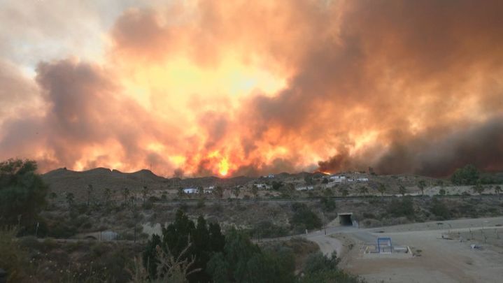 Avanza sin control el incendio con 12 muertos y 23 desaparecidos