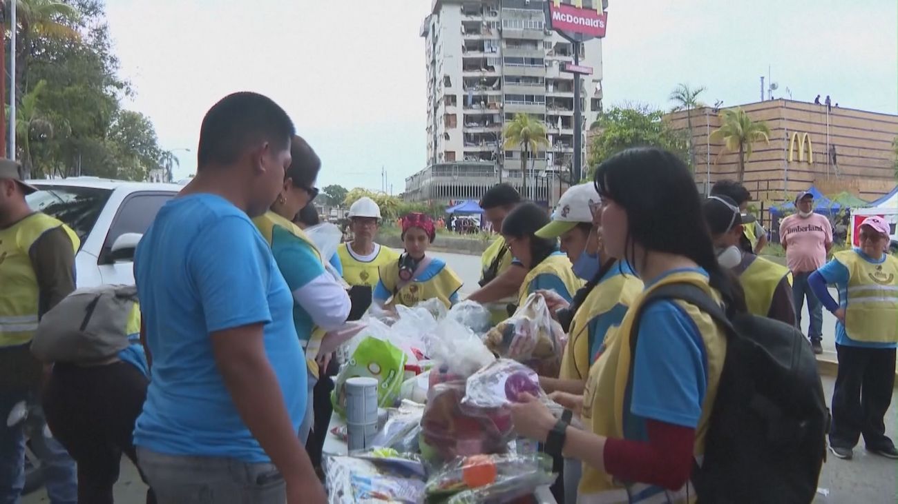 La emergencia humanitaria en Venezuela sigue dos semanas después del terremoto
