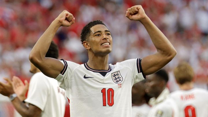 1-2. Inglaterra se mete en semifinales con un doblete de Bellingham