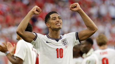 1-2. Inglaterra se mete en semifinales con un doblete de Bellingham