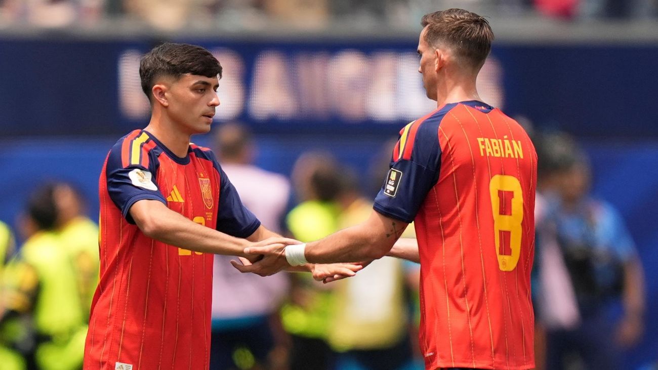 Pedri y Fabián Ruiz