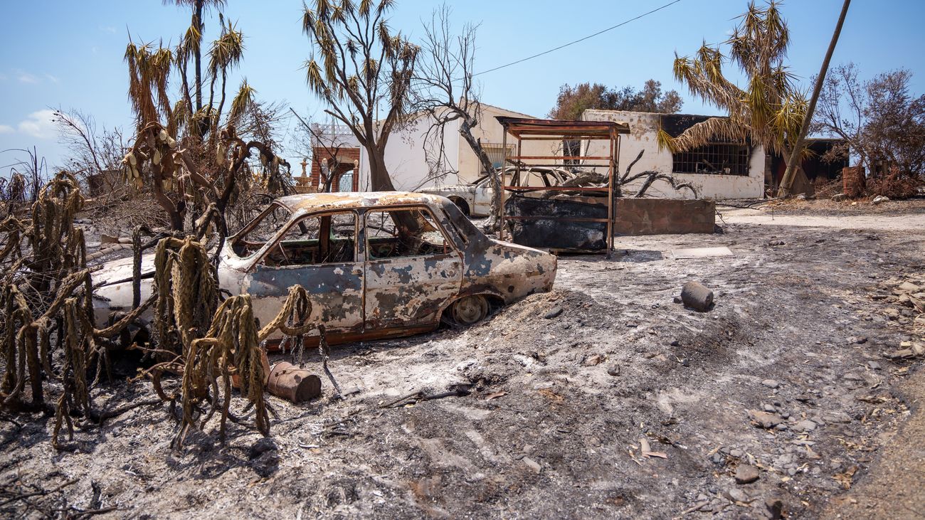 "Podemos dar gracias de que estamos vivos", el panorama desolador que se encuentran al volver a casa los desalojados por el incendio de Los Gallardos