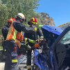 Dos jóvenes heridos graves tras un choque frontal entre dos coches en Pelayos de la Presa