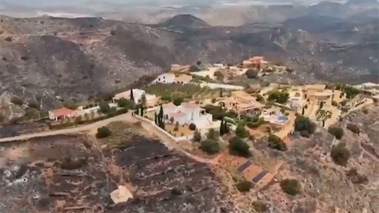 Moreno da por controlado el incendio forestal de Los Gallardos (Almería)