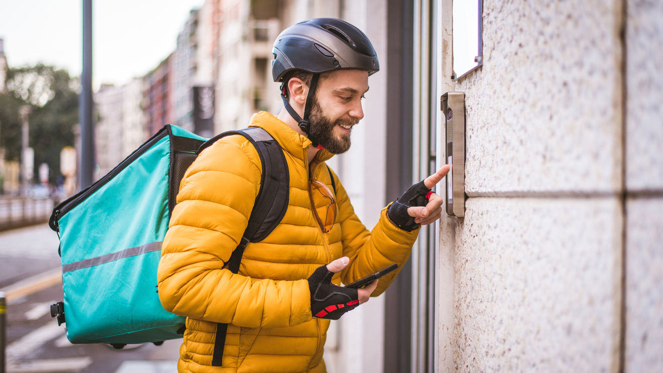 Alcampo busca más de 80 repartidores para reforzar su servicio a domicilio en Madrid