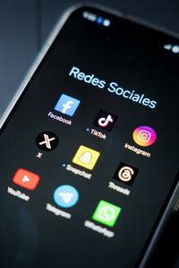 La Comisión Europea presentará una restricción de las redes sociales para los menores de 13 años