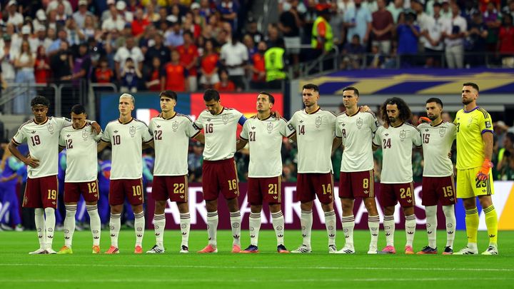 De la Fuente repite ante Francia el once sin Pedri