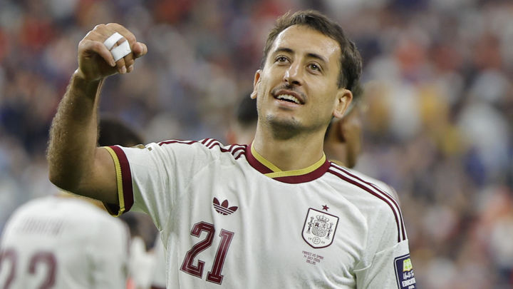 Oyarzabal iguala a Butragueño y Villa con cinco goles en un Mundial